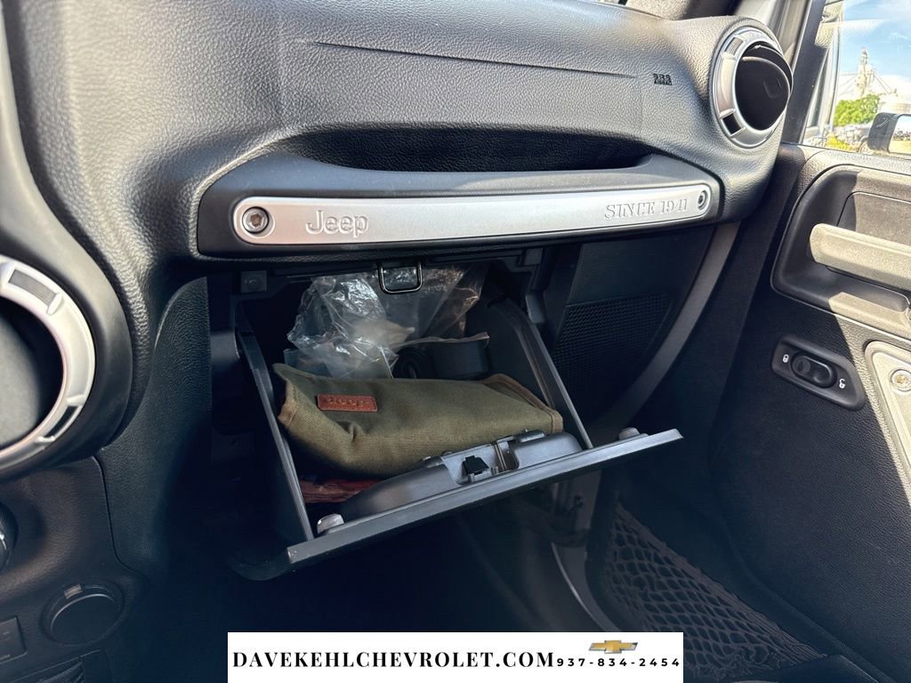 Used 2015 Jeep Wrangler Unlimited Sahara AWD/4WD image 24