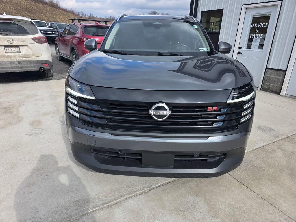 Used 2025 Nissan Kicks SR image 2