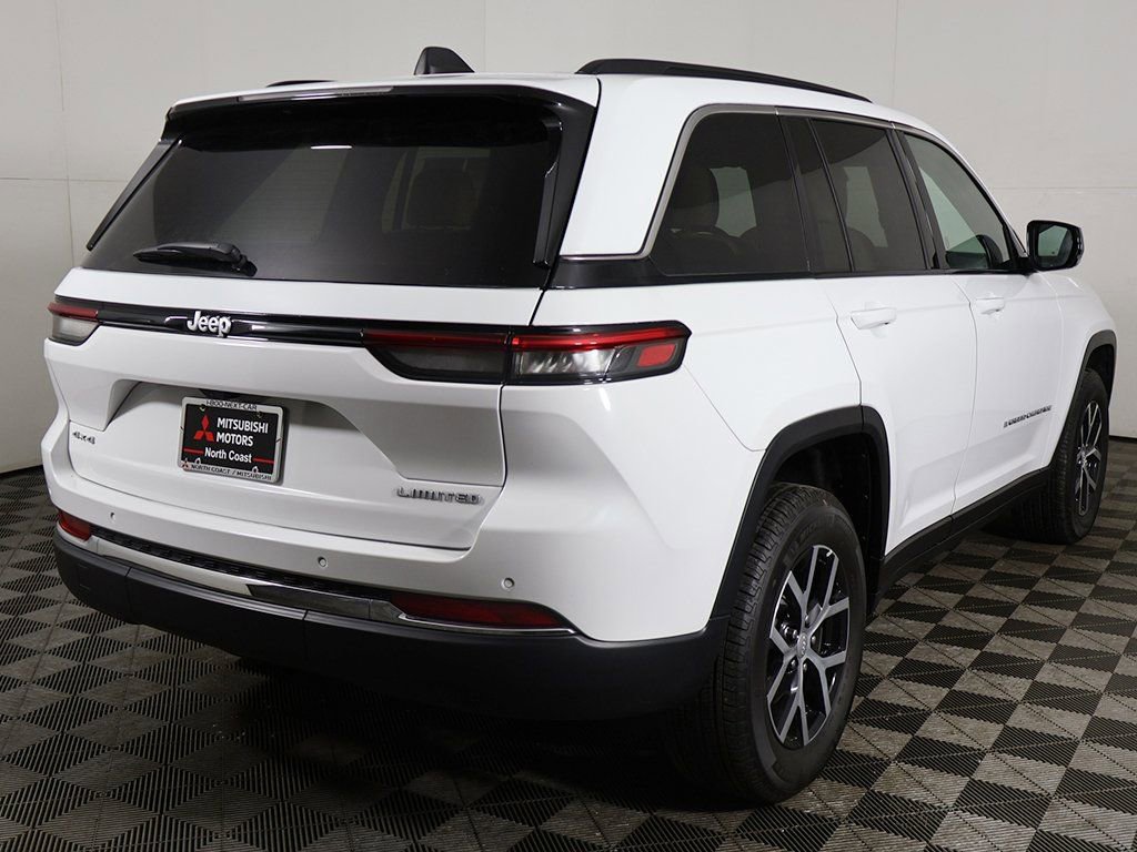 Used 2024 Jeep Grand Cherokee Limited AWD/4WD image 11
