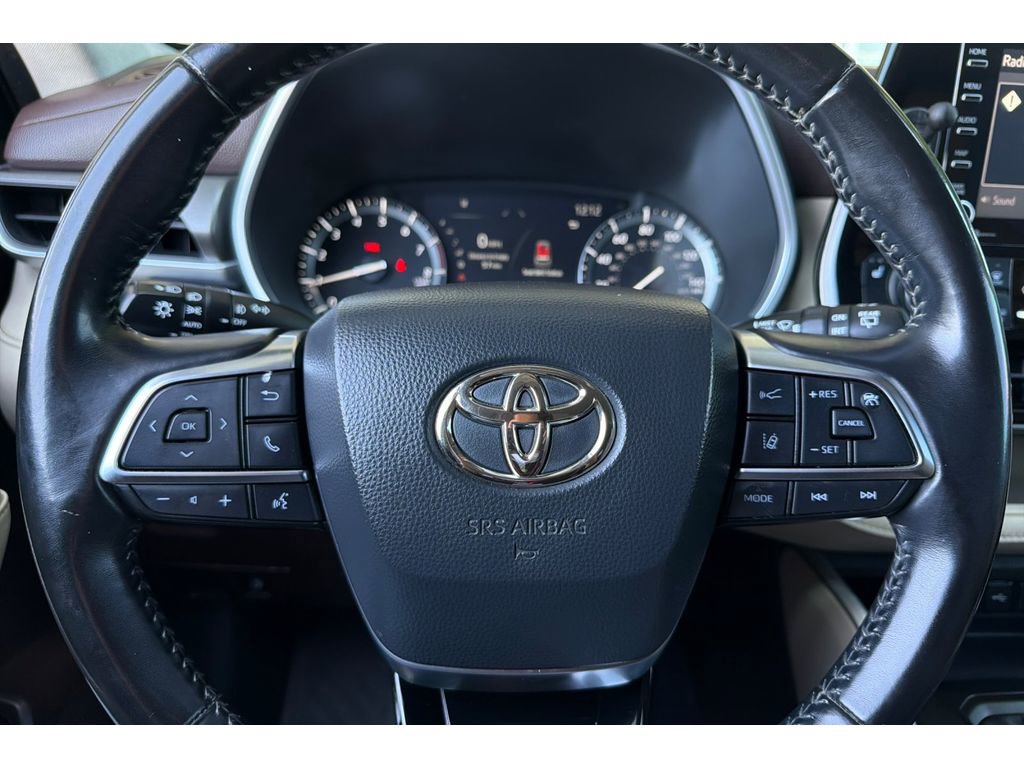 Certified 2021 Toyota Highlander XLE AWD/4WD image 27