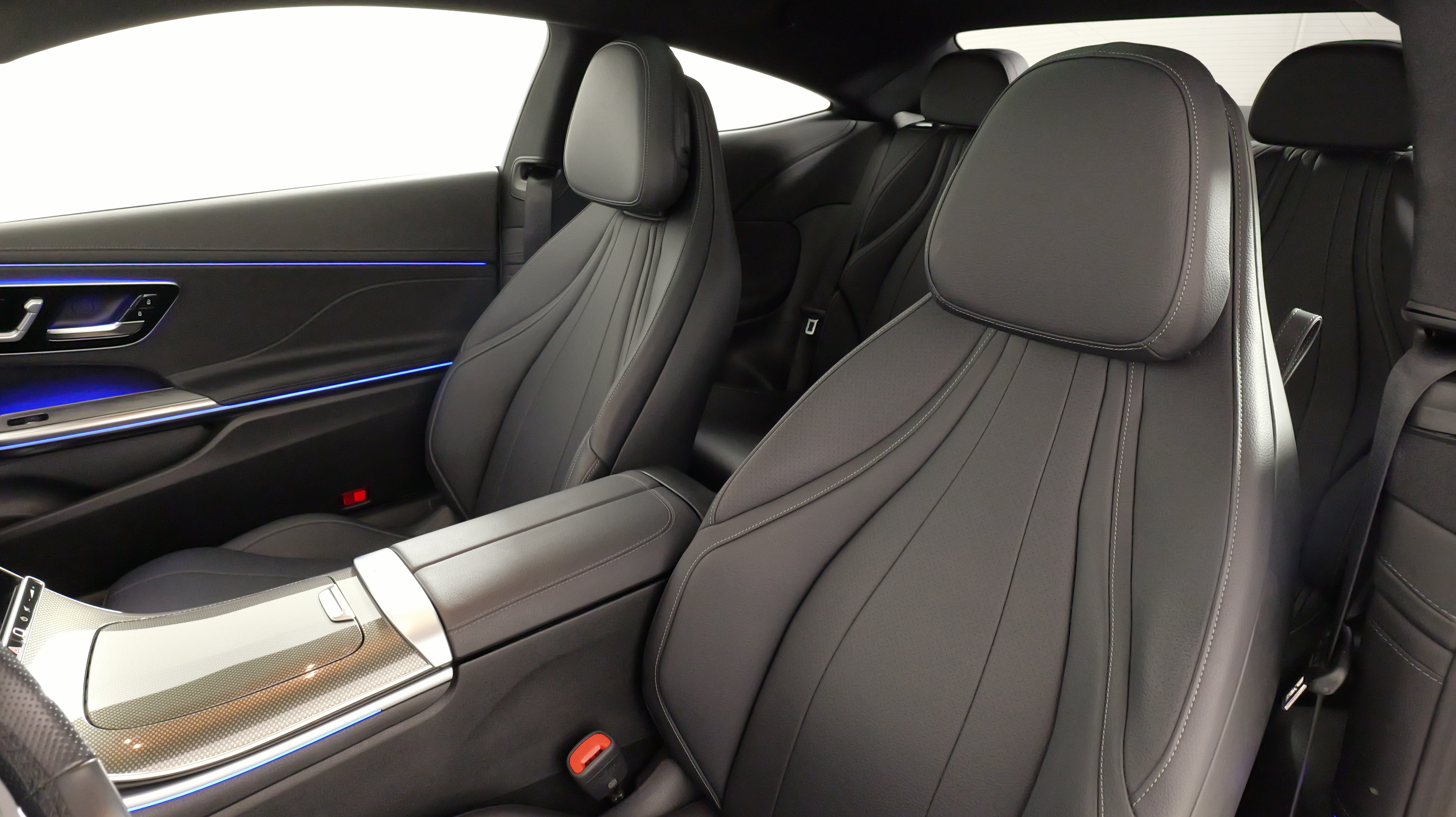 Used 2025 Mercedes-Benz CLE 300 4MATIC Coupe w/ AMG Line image 34