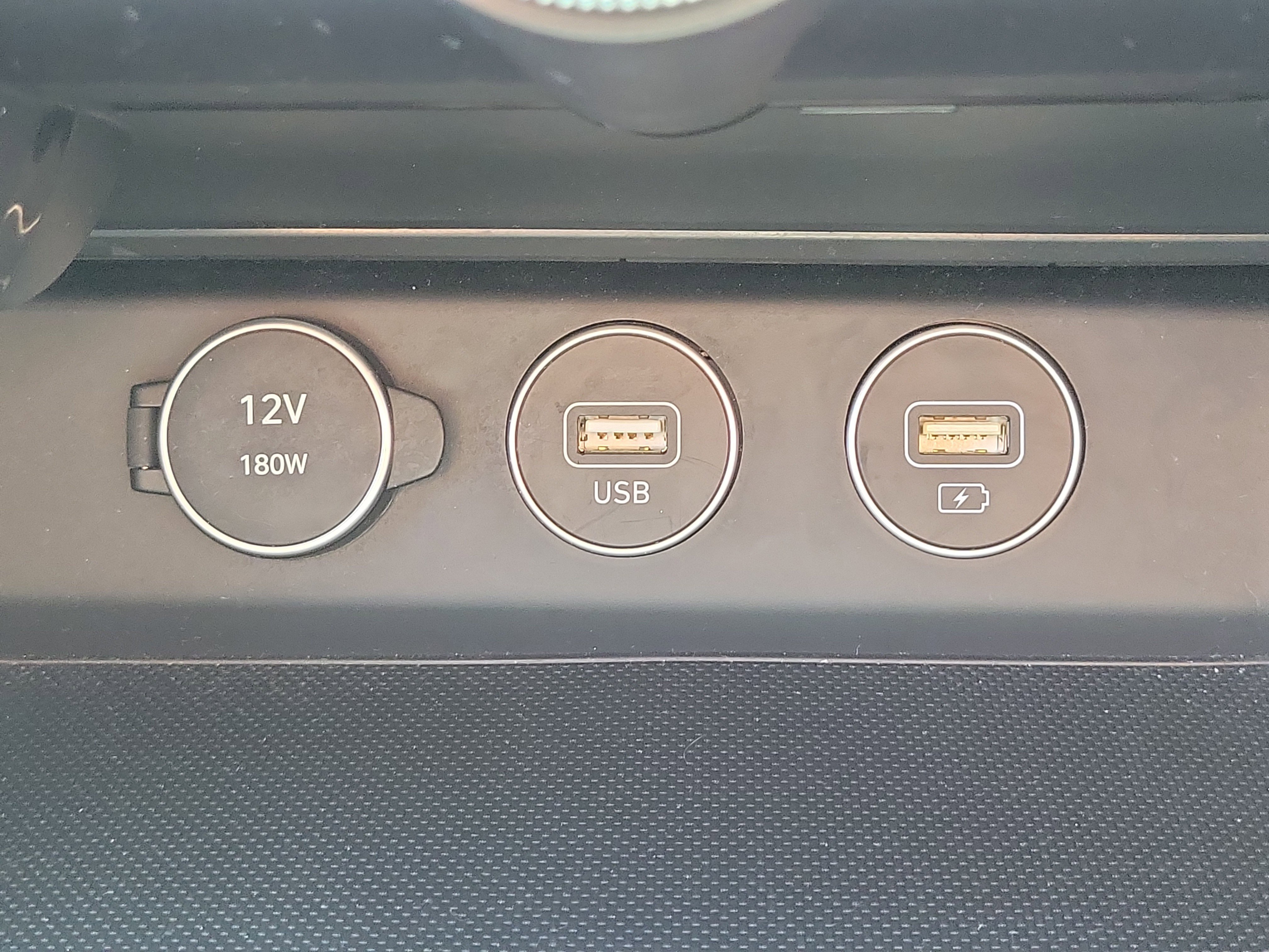 Used 2023 Genesis G70 2.0T RWD image 27