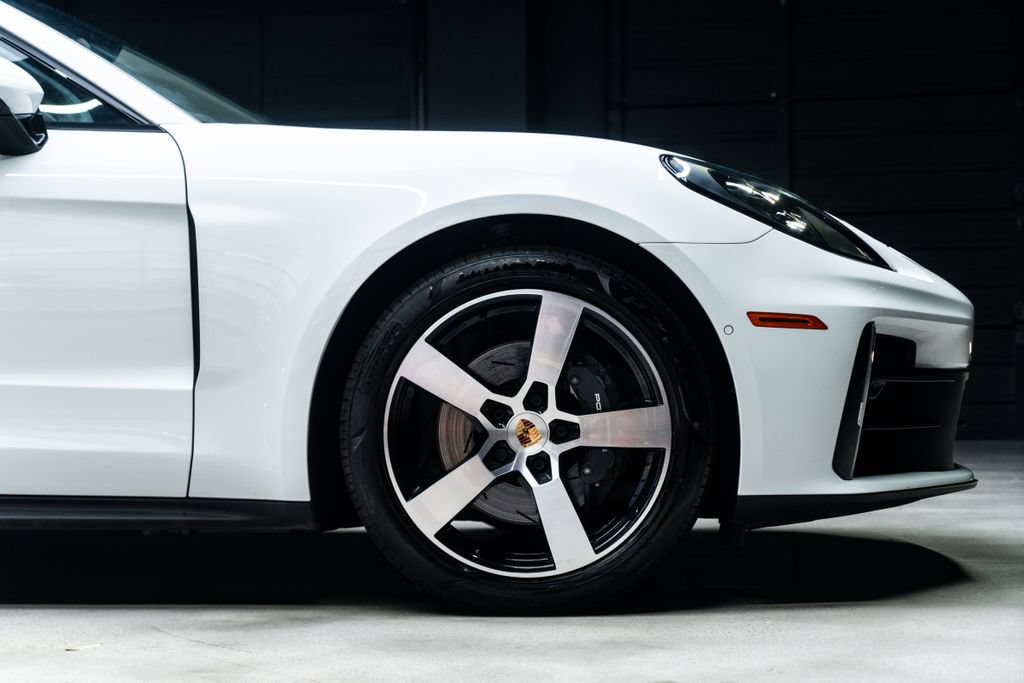 Used 2025 Porsche Panamera w/ Premium Package RWD image 10