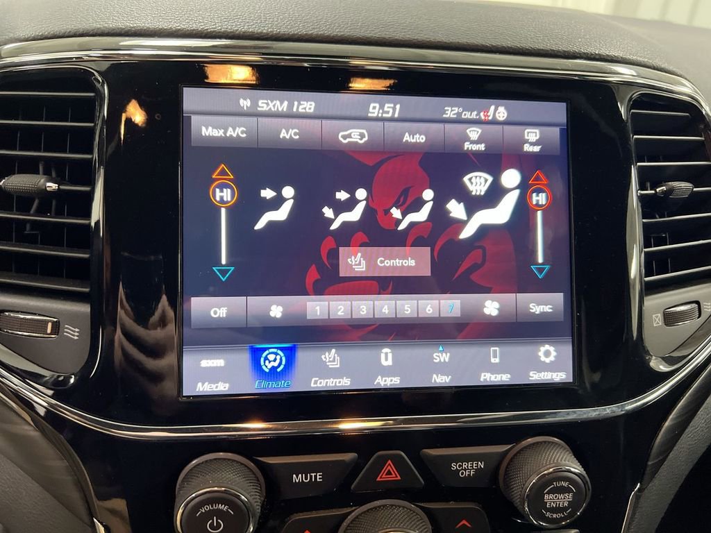 Used 2022 Jeep Grand Cherokee Laredo X image 17