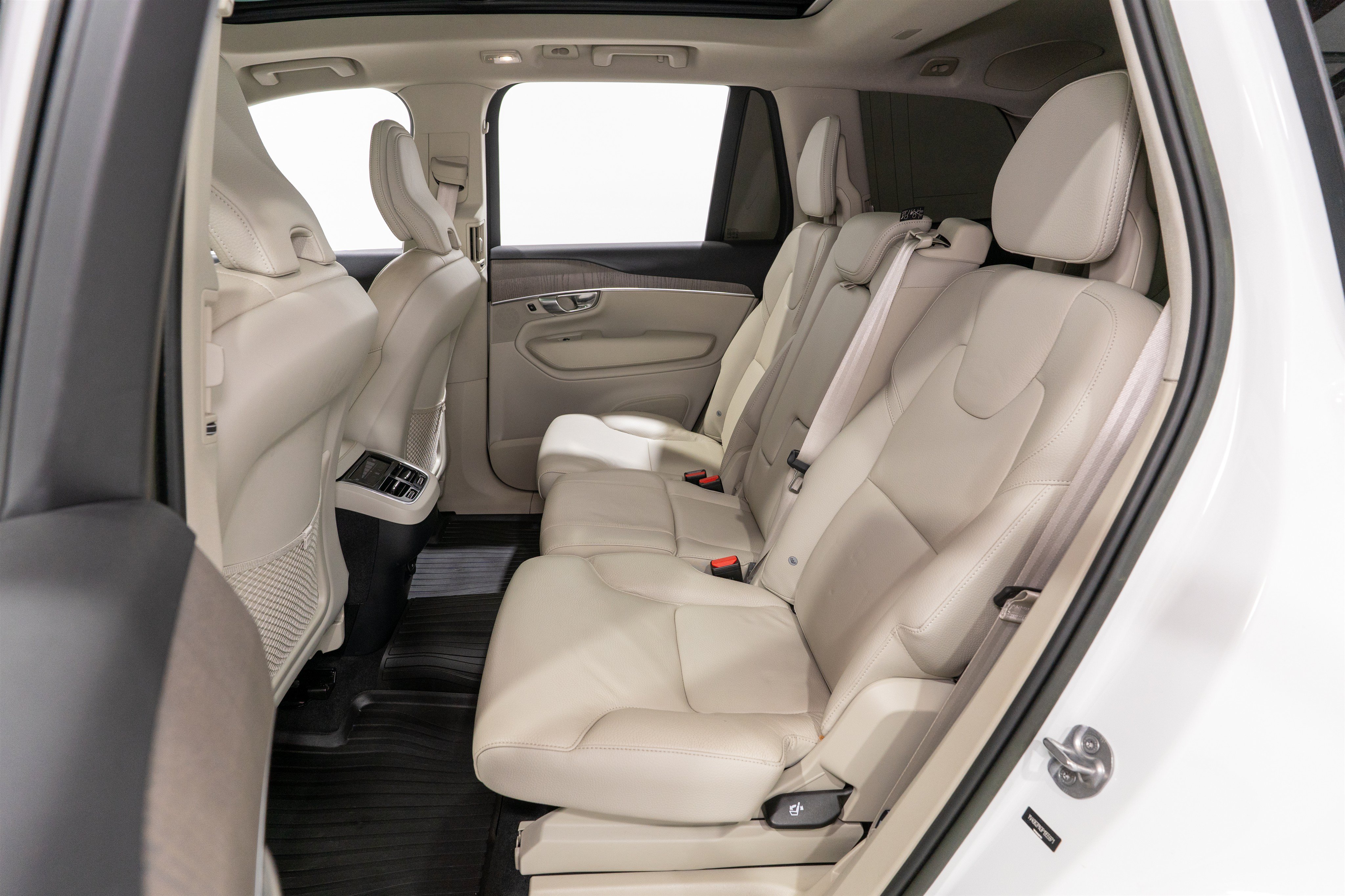 Used 2023 Volvo XC90 B6 Plus w/ Protection Package Premier AWD/4WD image 28