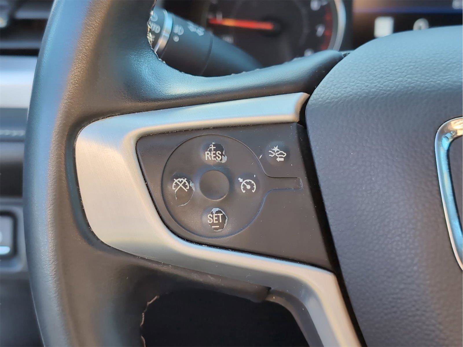 Used 2023 GMC Acadia SLT image 26