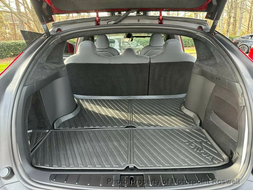 Used 2025 Tesla Model X image 29