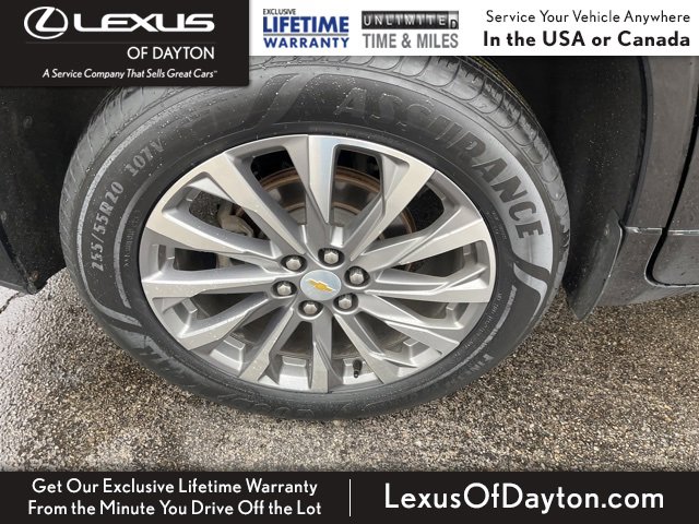 Used 2023 Chevrolet Traverse Premier image 36