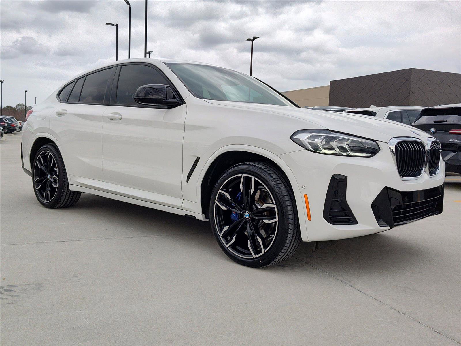 Certified 2024 BMW X4 M40i w/ Premium Package AWD/4WD image 11