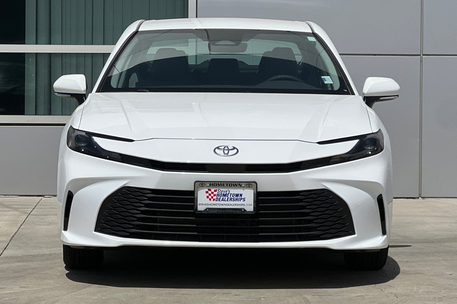 Used 2025 Toyota Camry Hybrid AWD/4WD image 6