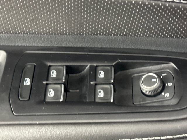 Used 2025 Volkswagen Atlas SEL image 21