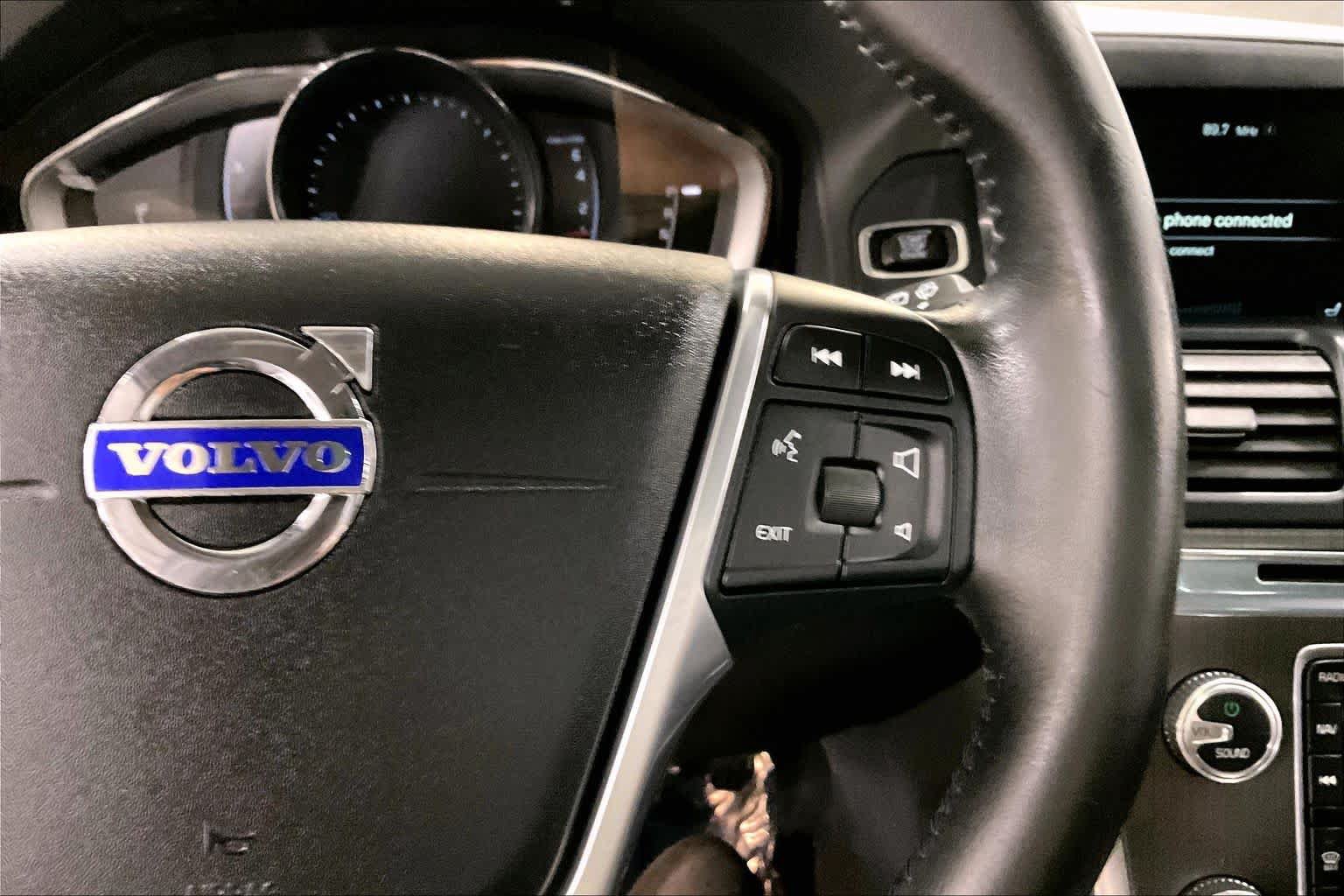 Used 2016 Volvo XC60 T5 Premier w/ Proximity Package AWD/4WD image 25