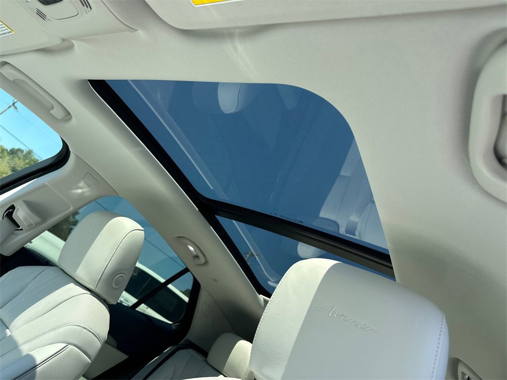 New 2025 Buick Envision Avenir image 32