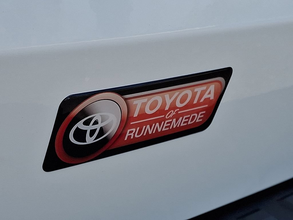 Certified 2025 Toyota 4Runner SR5 AWD/4WD image 32