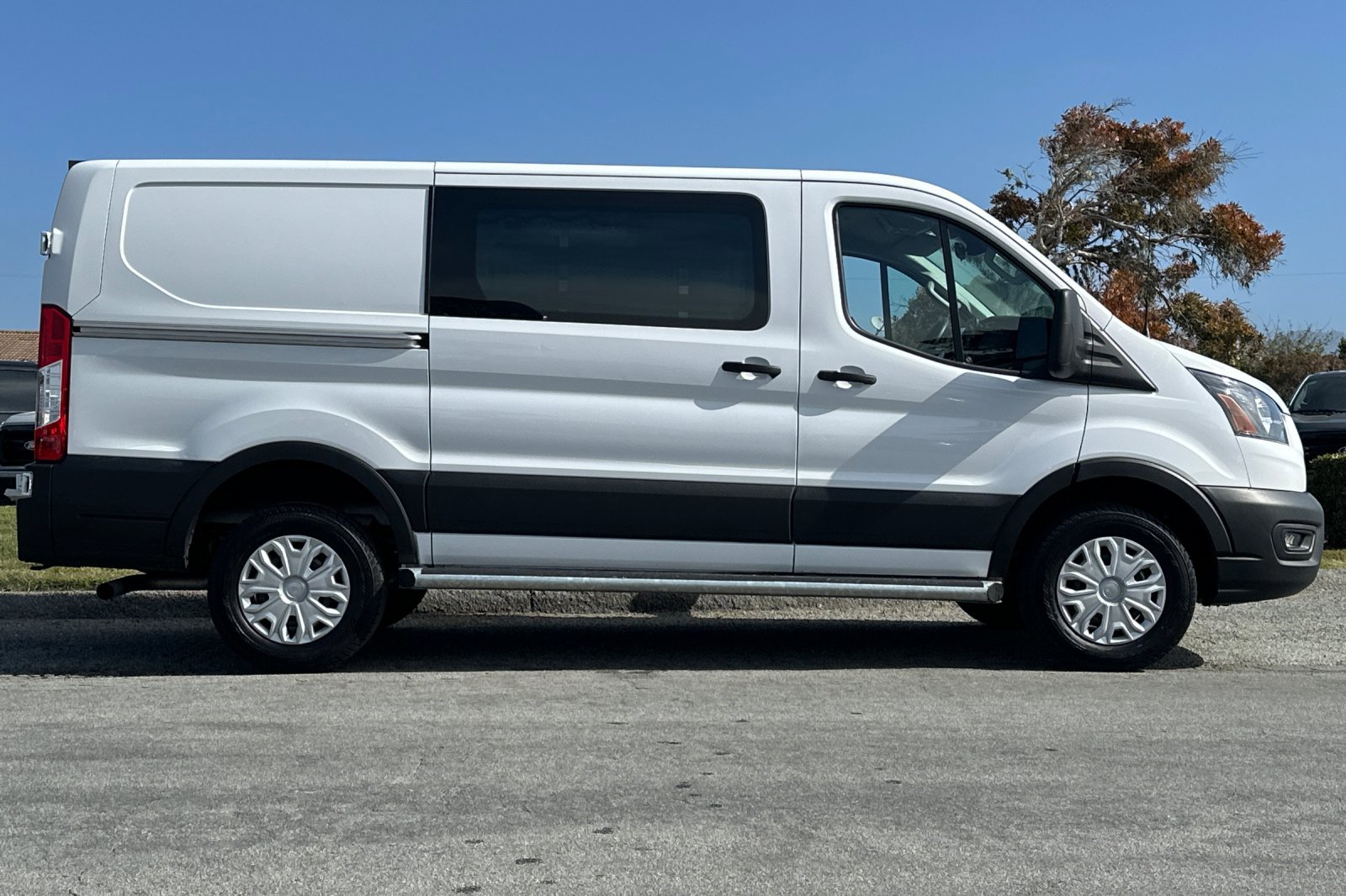 Used 2025 Ford Transit 250 Low Roof w/ Exterior Upgrade Package RWD image 6