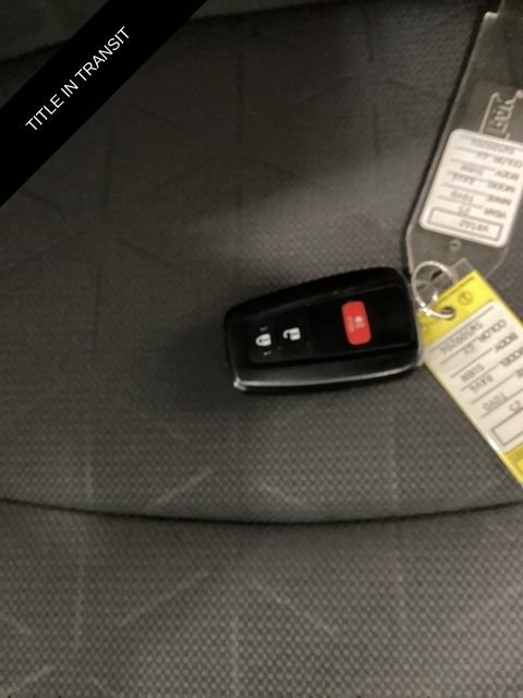 Used 2025 Toyota RAV4 XLE AWD/4WD image 23