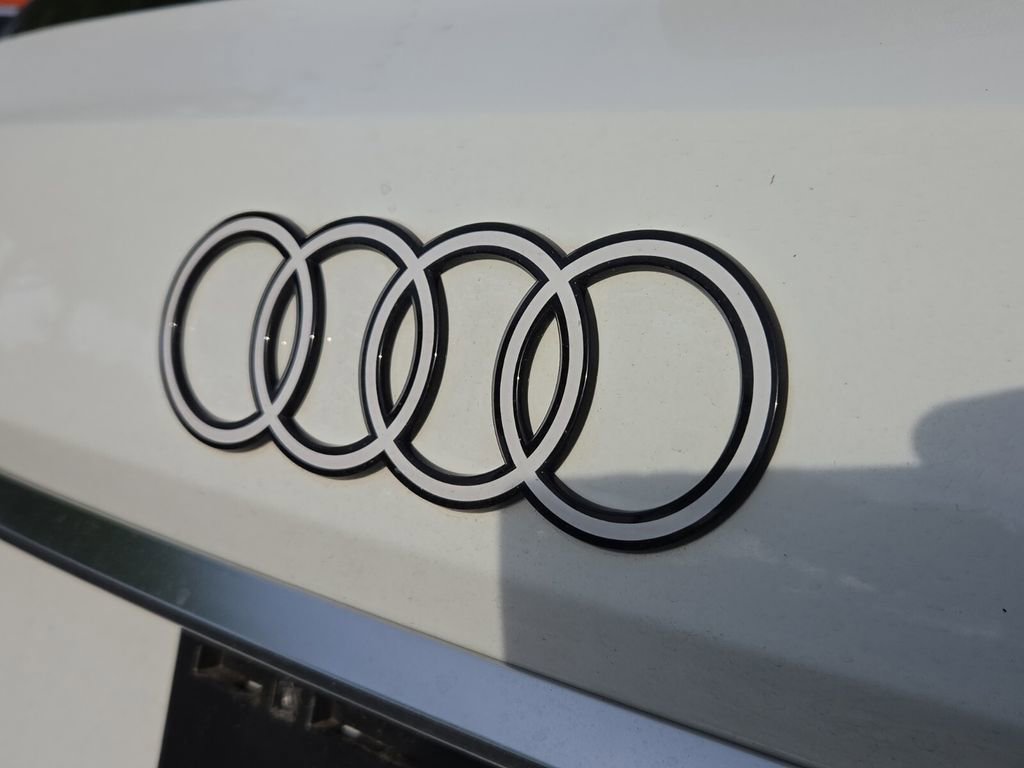Used 2025 Audi Q7 2.0T Premium w/ Convenience Package AWD/4WD image 11