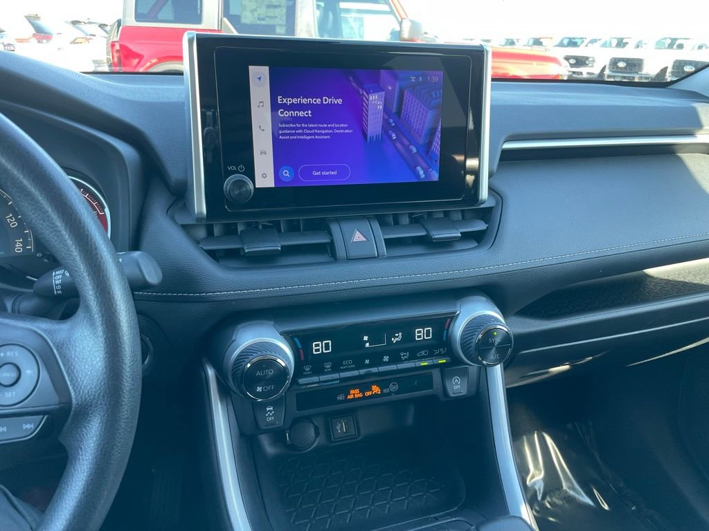 Used 2024 Toyota RAV4 XLE AWD/4WD image 10