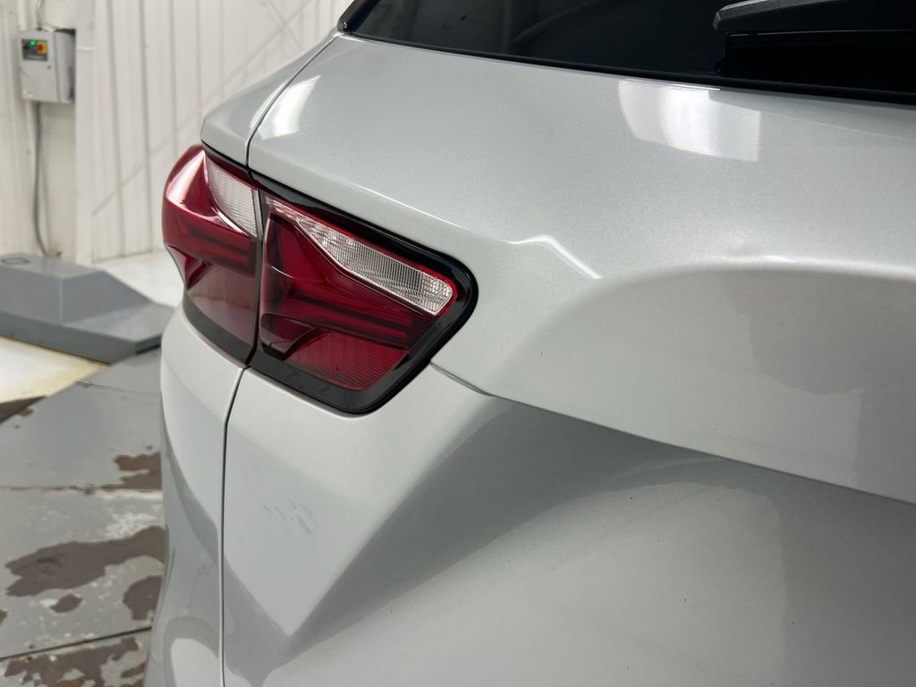 Used 2019 Chevrolet Blazer LT FWD image 29