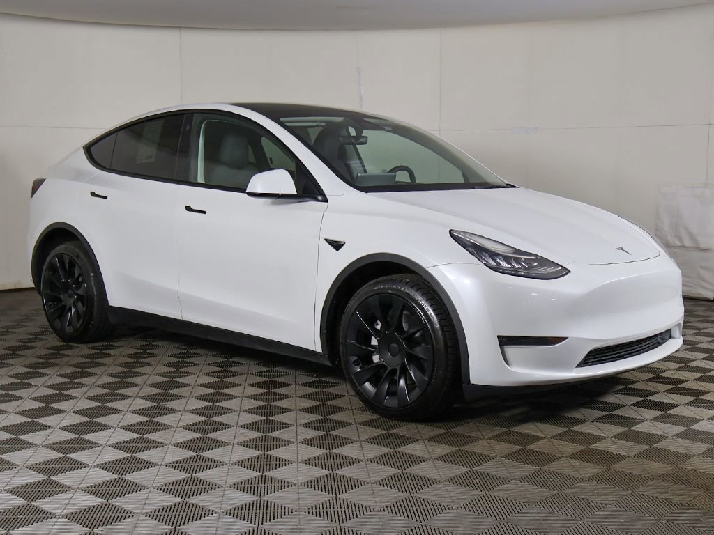 Used 2023 Tesla Model Y AWD image 2