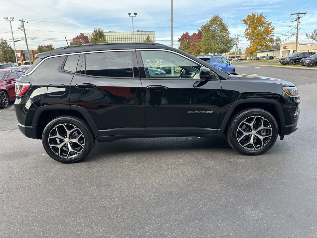 Used 2024 Jeep Compass Limited image 5