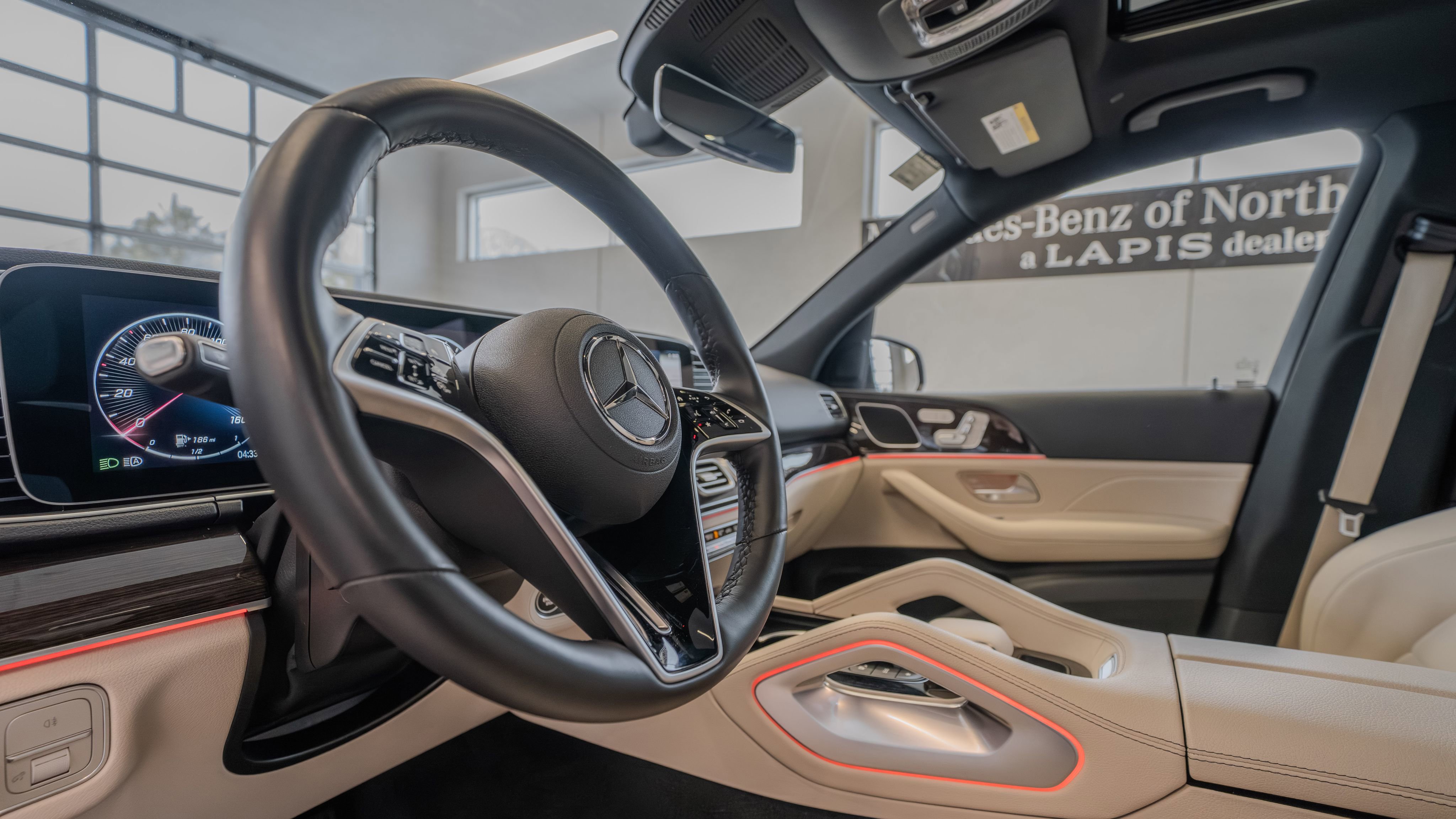 Used 2024 Mercedes-Benz GLE 350 4MATIC image 6