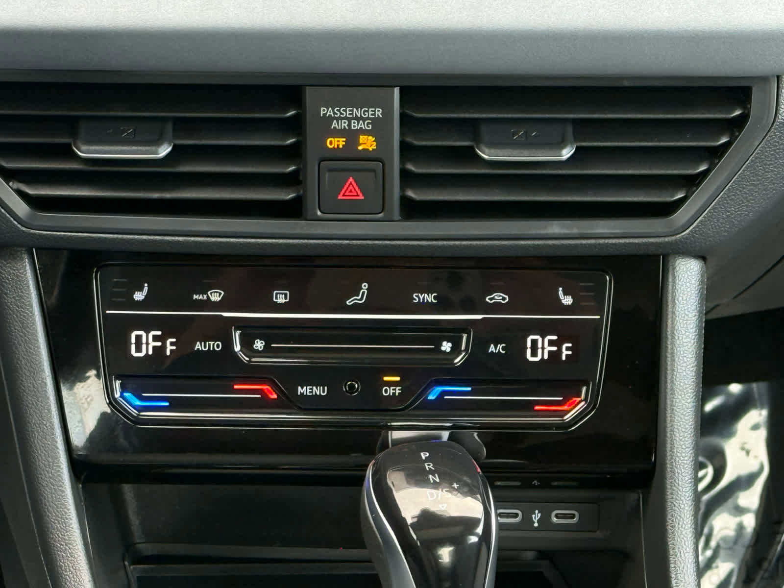 Used 2026 Volkswagen Jetta SE FWD image 24