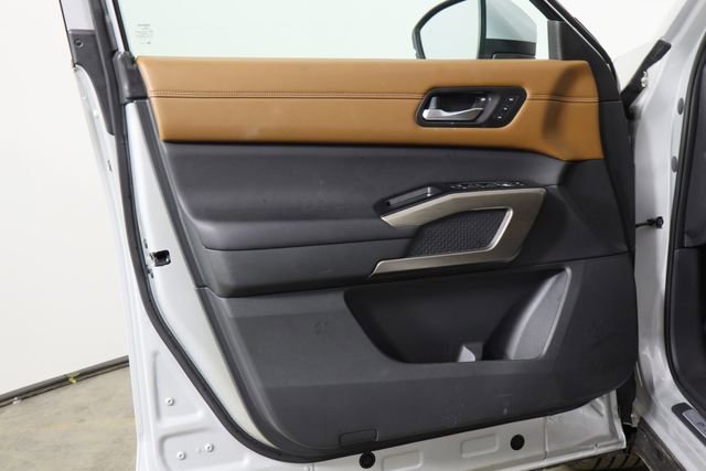 Used 2024 Nissan Pathfinder Platinum w/ Cargo Package image 20