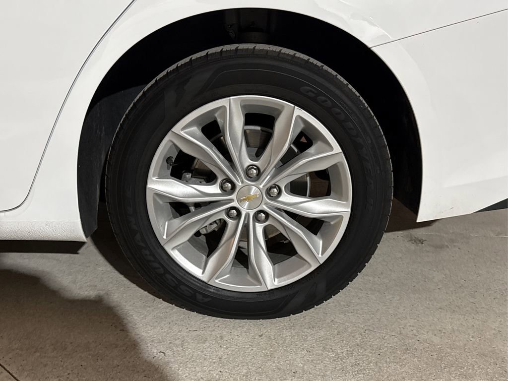 Used 2025 Chevrolet Malibu LT image 30