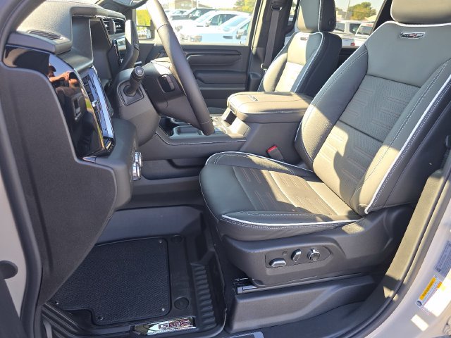 New 2026 GMC Sierra 2500 AT4X w/ LPO, Black Badging Package AWD/4WD image 32