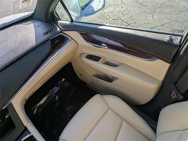 Used 2018 Cadillac XT5 Luxury w/ Driver Awareness Package image 17