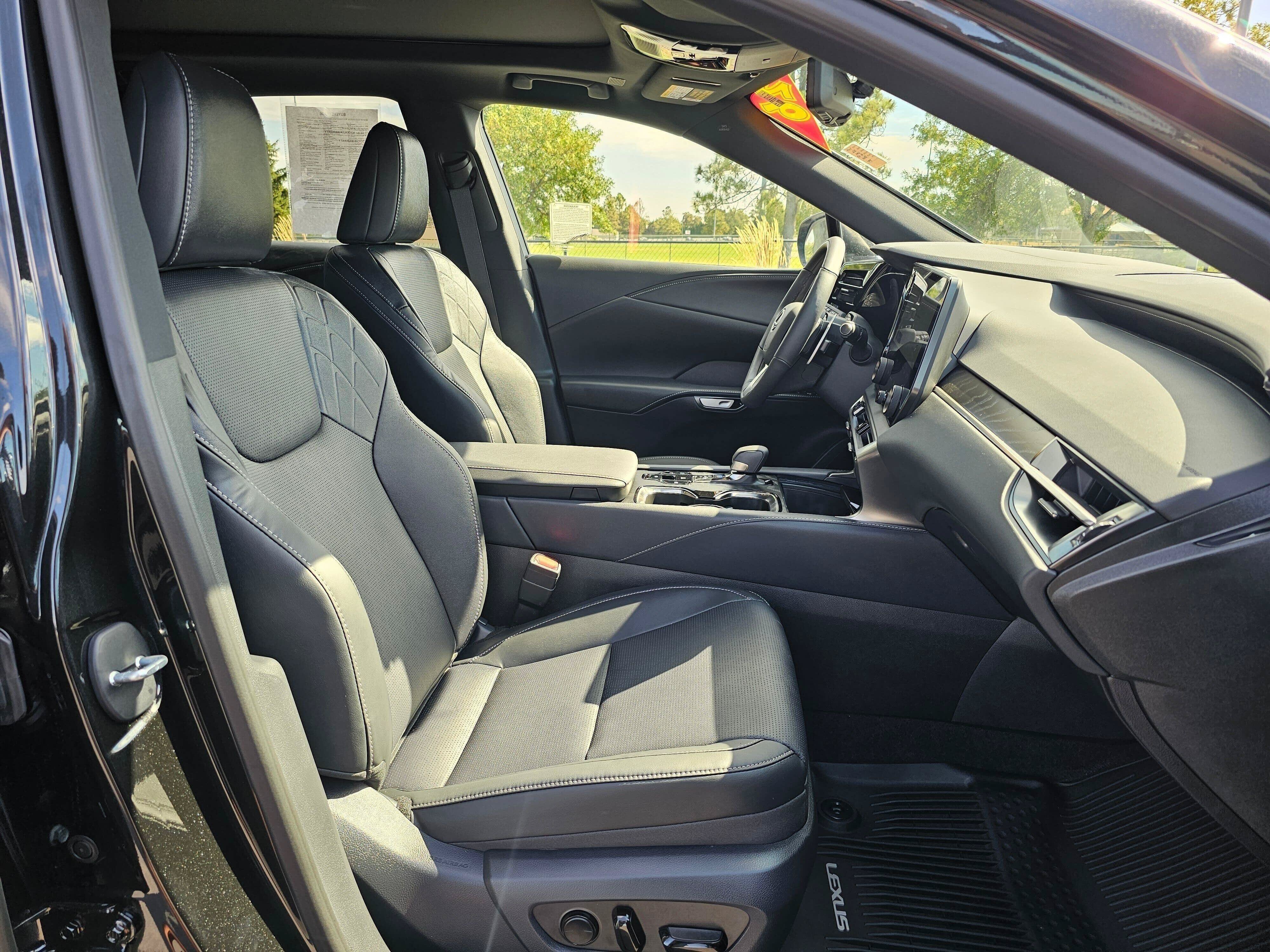 Used 2026 Lexus RX 350 w/ Convenience Package AWD/4WD image 10