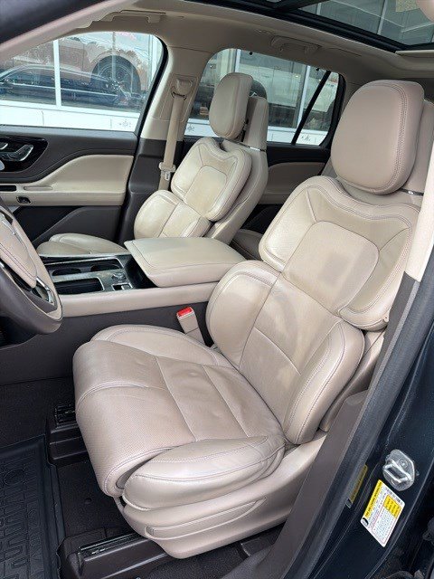 Used 2022 Lincoln Aviator Reserve w/ Equipment Group 201A image 15