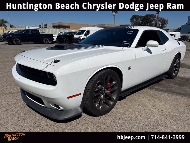 Used 2022 Dodge Challenger R/T Scat Pack w/ Shaker Package RWD image 1