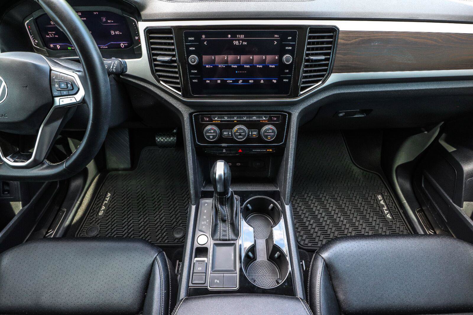 Used 2023 Volkswagen Atlas SE FWD image 25