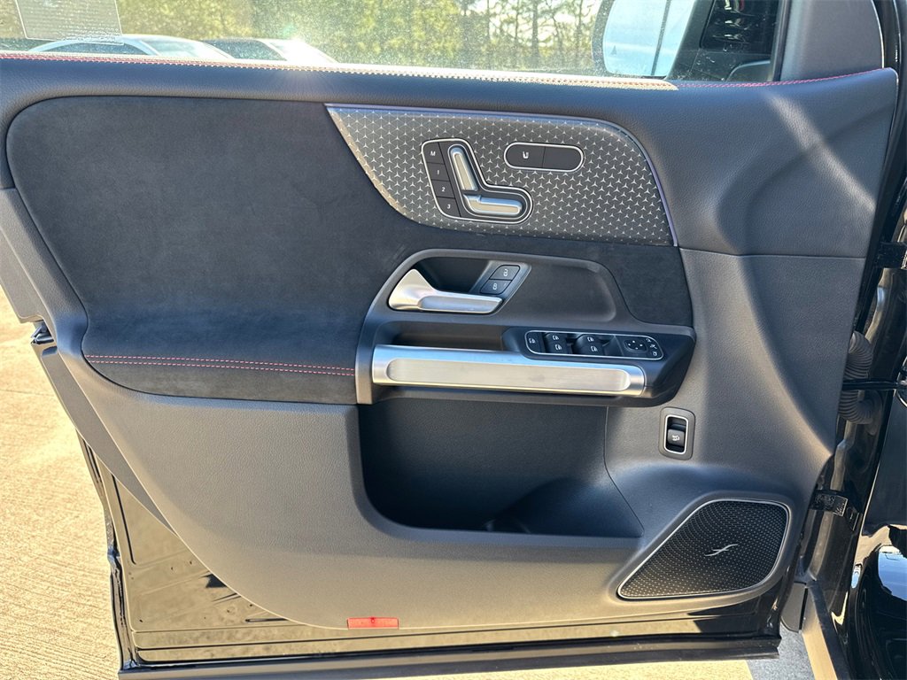New 2025 Mercedes-Benz GLB 35 AMG 4MATIC image 11
