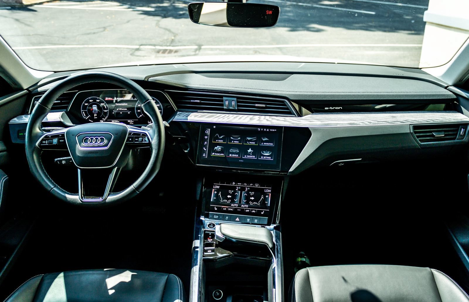 Used 2022 Audi e-tron Premium AWD/4WD image 14