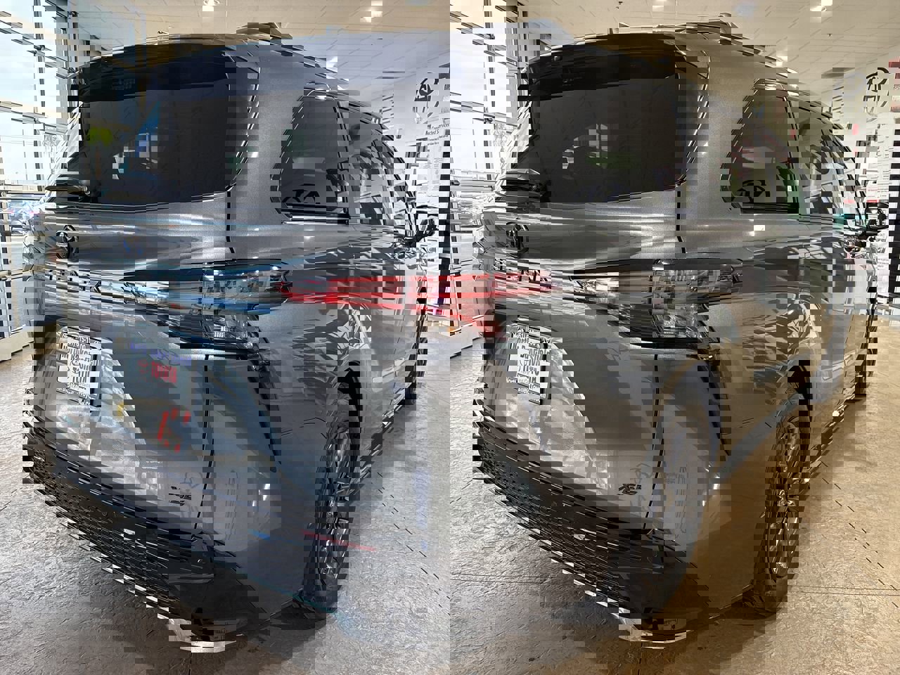 New 2025 Toyota Sienna XSE image 2