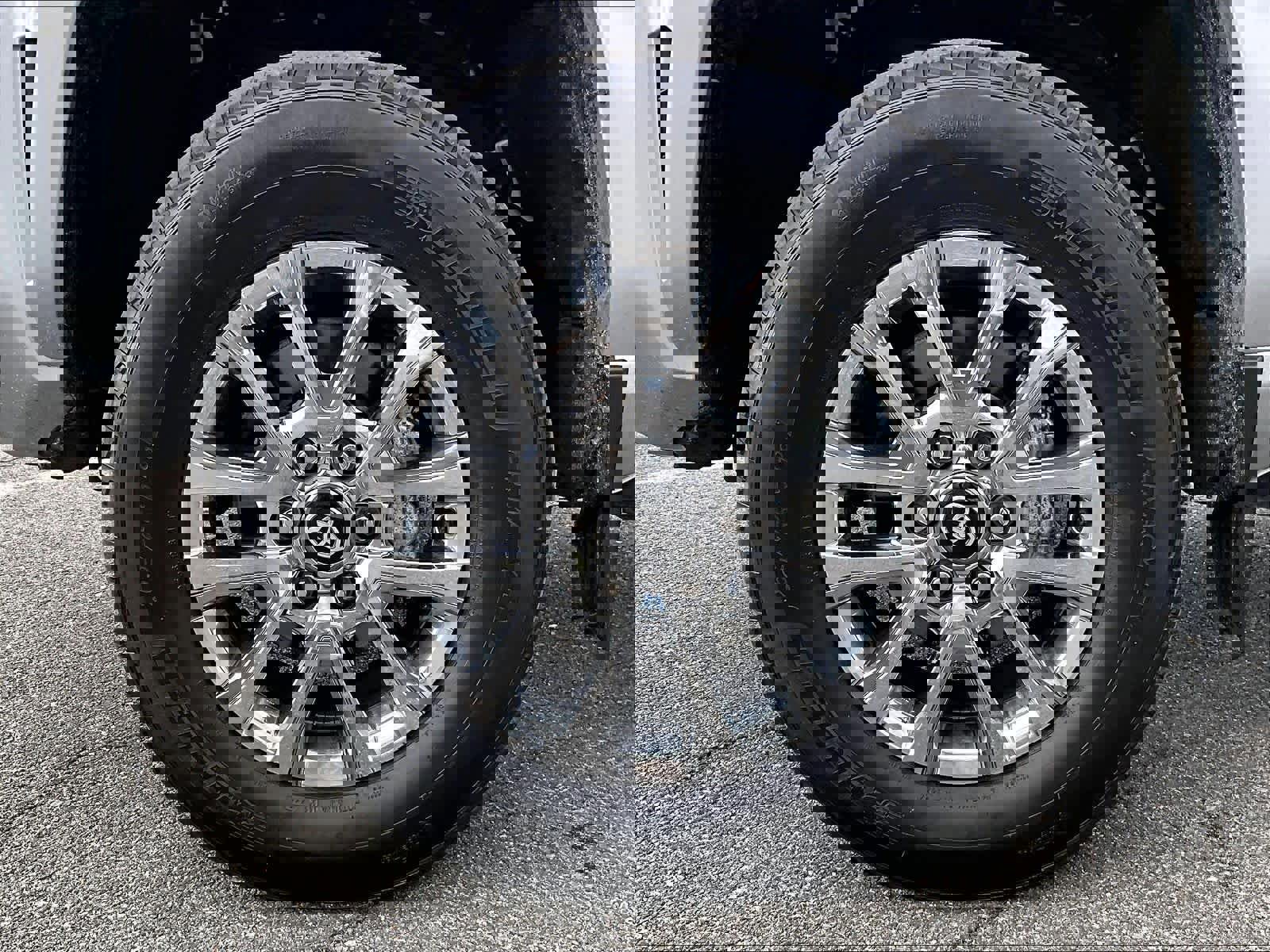 Used 2024 Toyota Tacoma Limited w/ Limited Package (LT) image 7