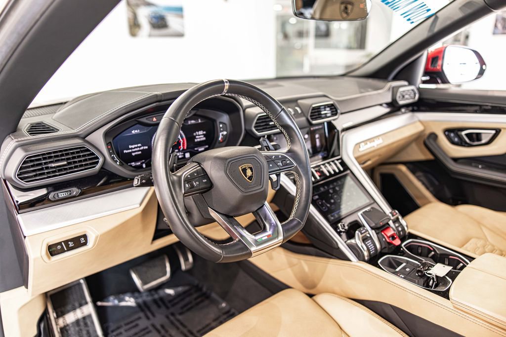 Used 2021 Lamborghini Urus image 19
