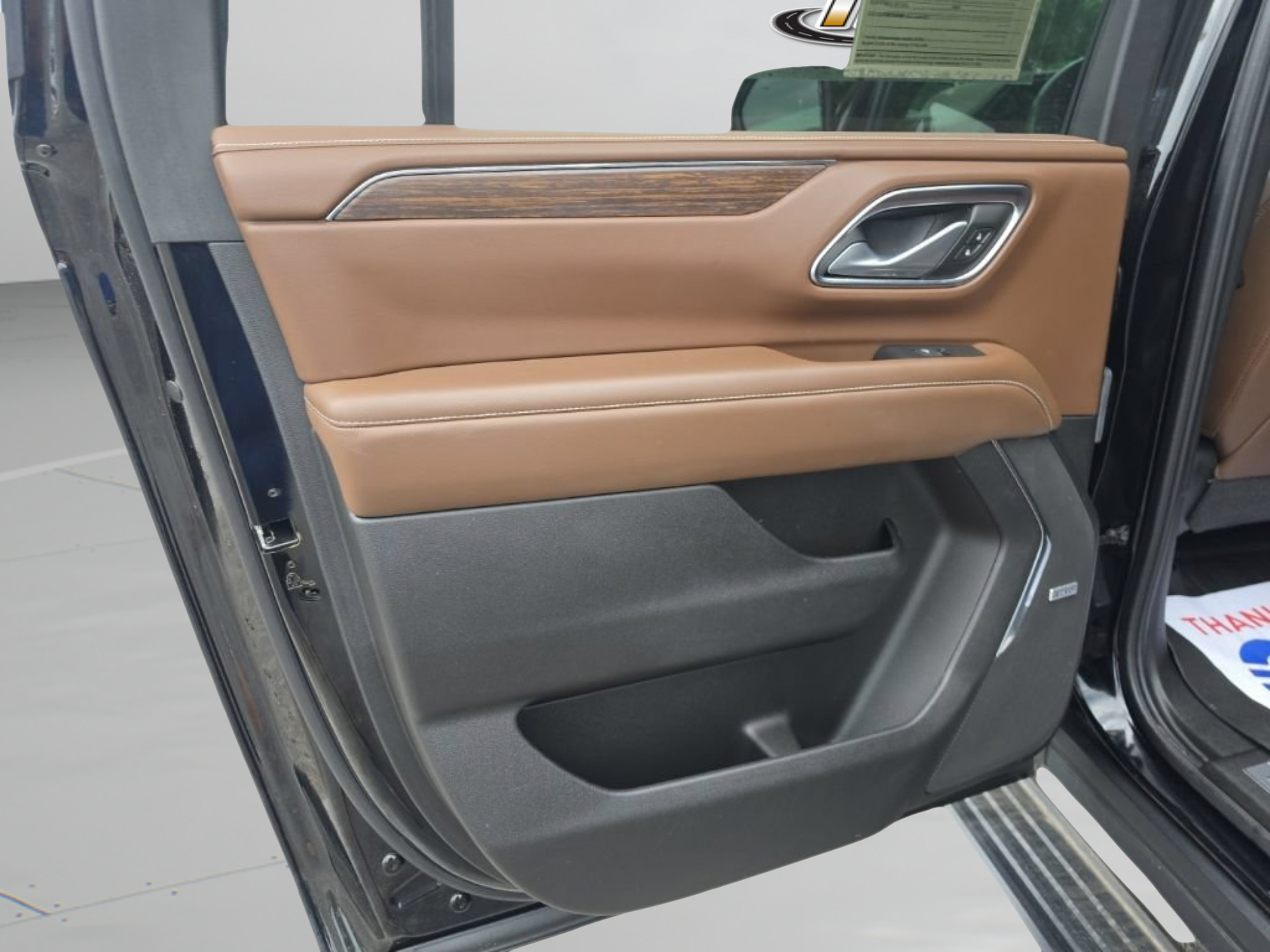 Used 2024 Chevrolet Suburban High Country RWD image 22