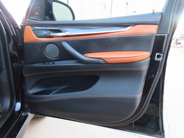 Used 2016 BMW X5 M image 11