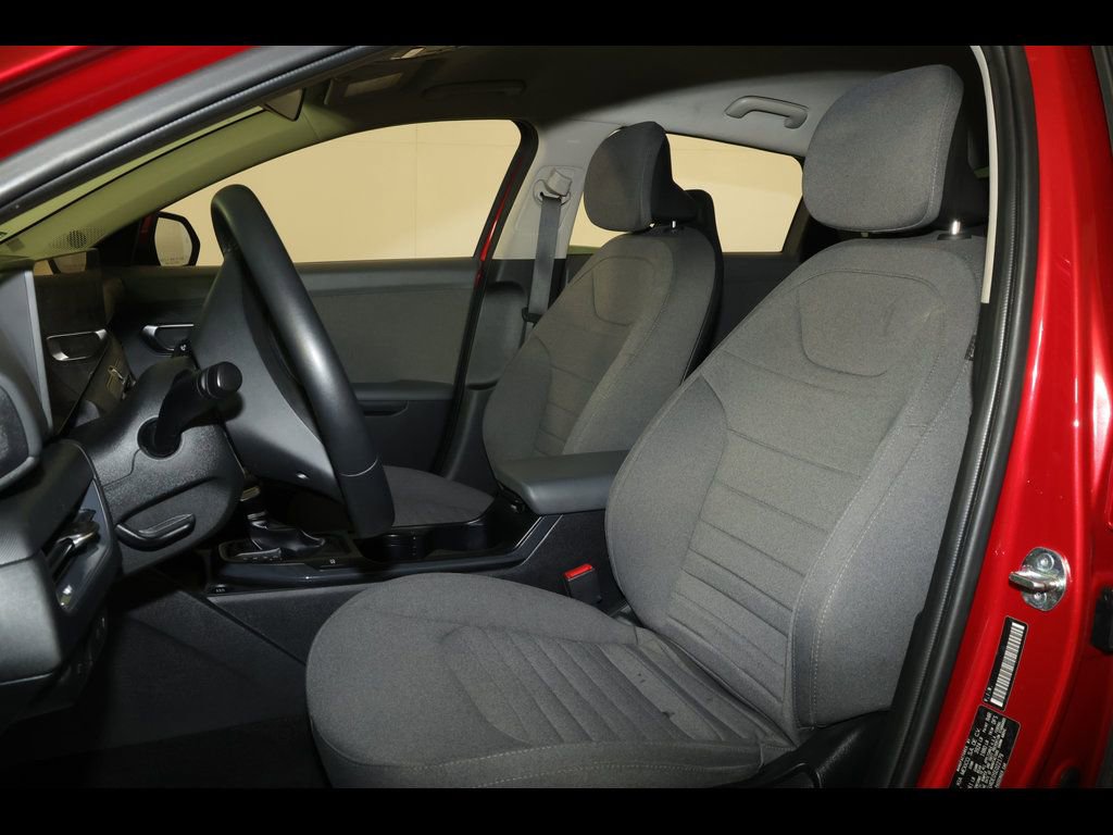 Used 2025 Kia K4 EX FWD image 12