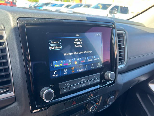 Used 2022 Nissan Frontier SV AWD/4WD image 12