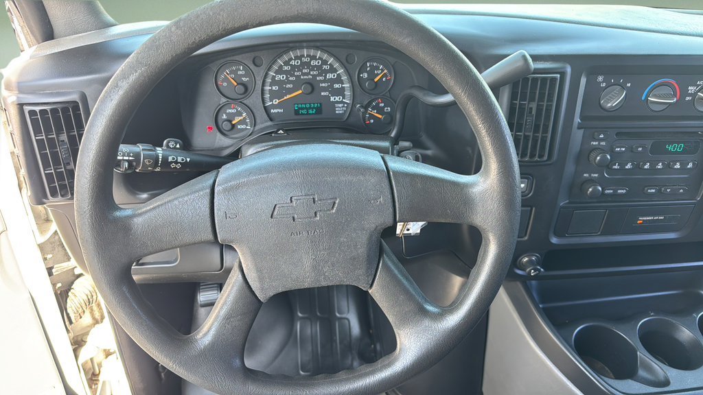 Used 2006 Chevrolet Express 1500 Passenger RWD image 13