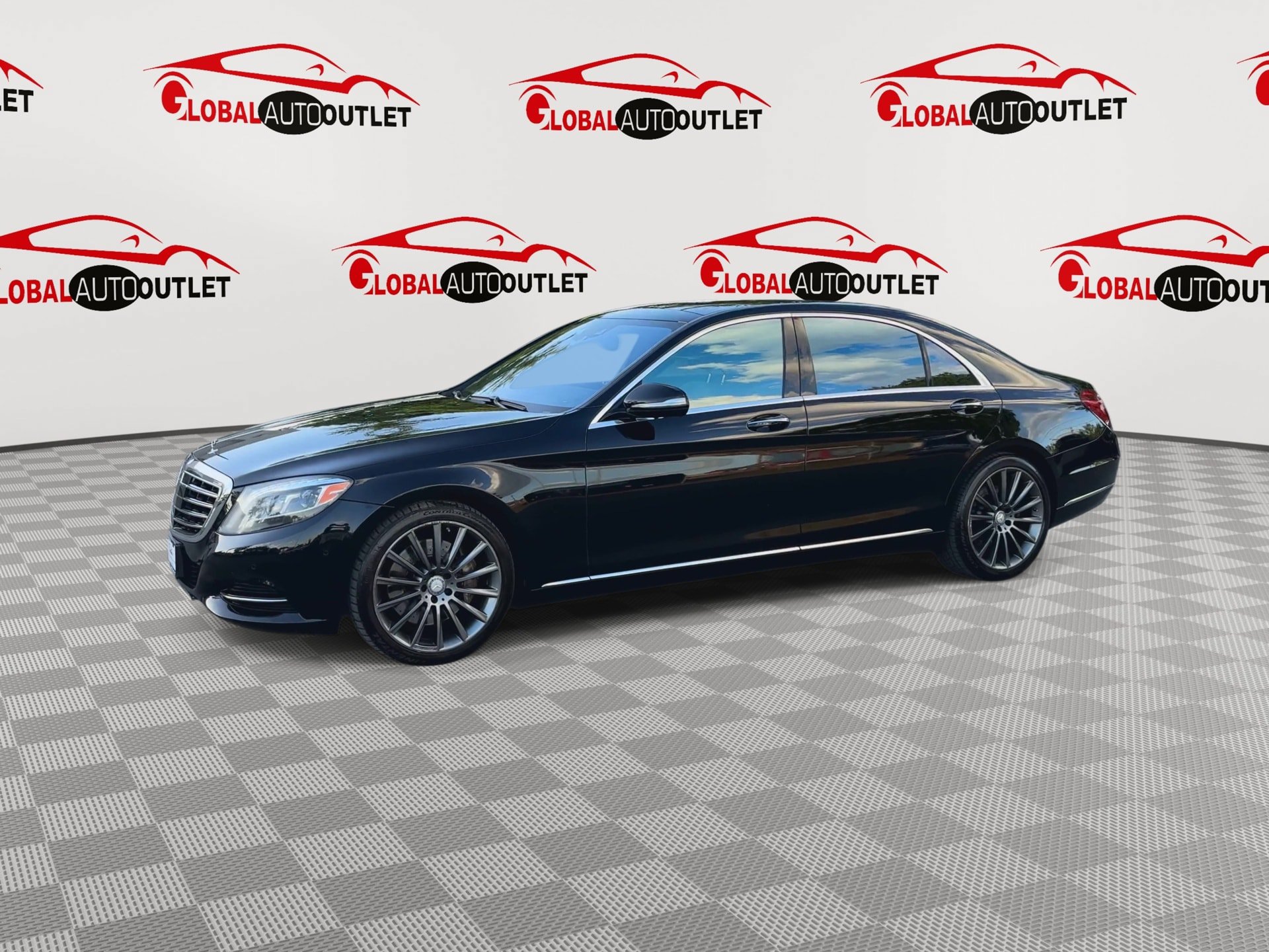 Used 2015 Mercedes-Benz S 550 4MATIC Sedan image 4