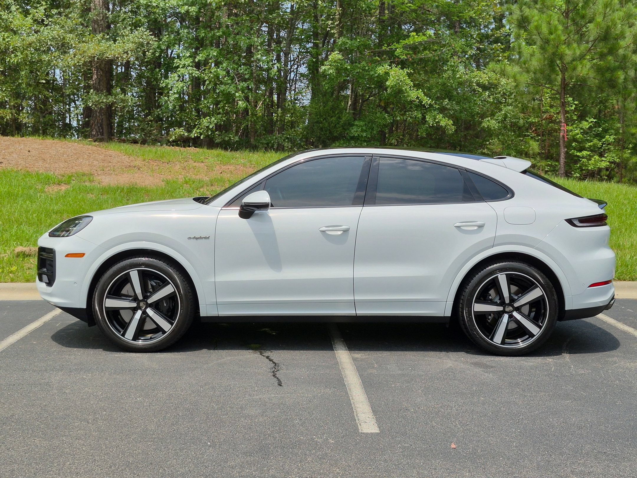 Certified 2026 Porsche Cayenne Turbo AWD/4WD image 2