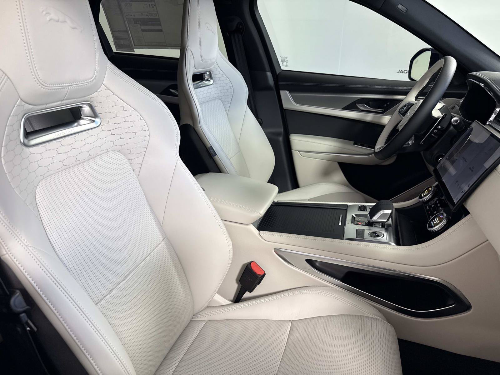 New 2026 Jaguar F-PACE R-Dynamic S AWD/4WD image 10