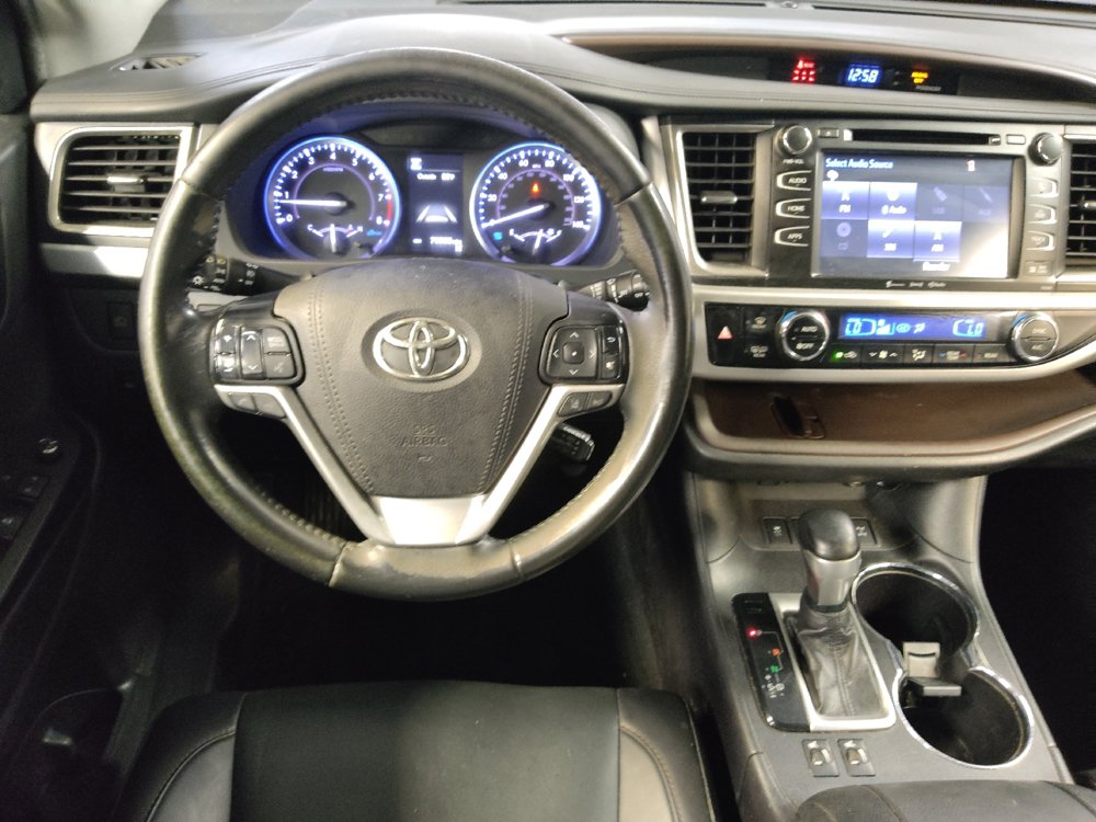 Used 2019 Toyota Highlander XLE AWD/4WD image 22