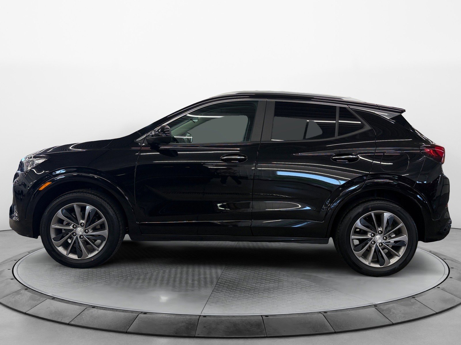 Used 2023 Buick Encore GX Select w/ Sport Touring Package AWD/4WD image 3